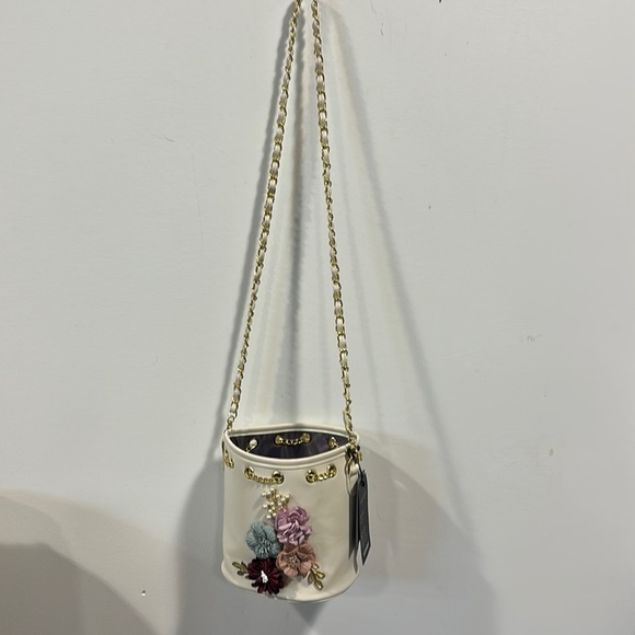 Purse - Picture 1 of 5